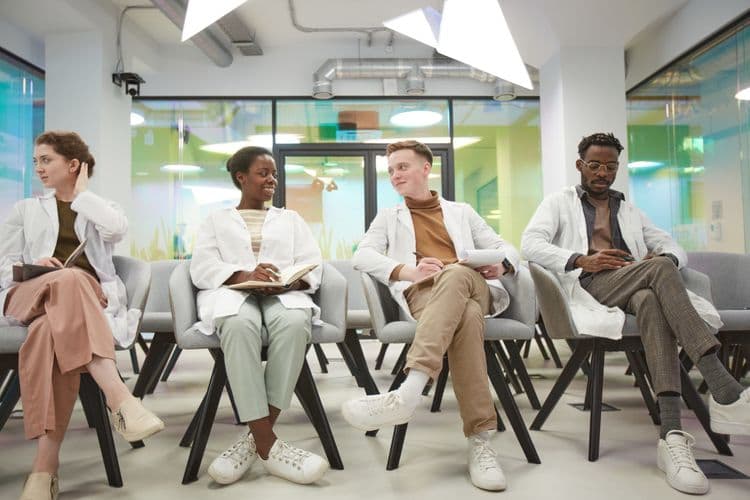 Tashkent Institute Of Postgraduate Medical Education - Students Studying